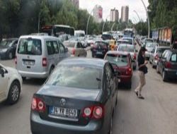 Trafik kaosu Ankaralı’yı çileden çıkardı