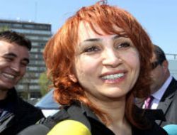 Ankara da bombaya kadın eli değdi 