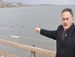 Deniz uçağına çevrecilerden tepki