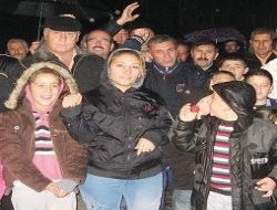 Kalorifer yanmayınca sokağa döküldüler