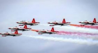 Türk Yıldızları’ndan Ankara’da NATO Zirvesi Gösterisi